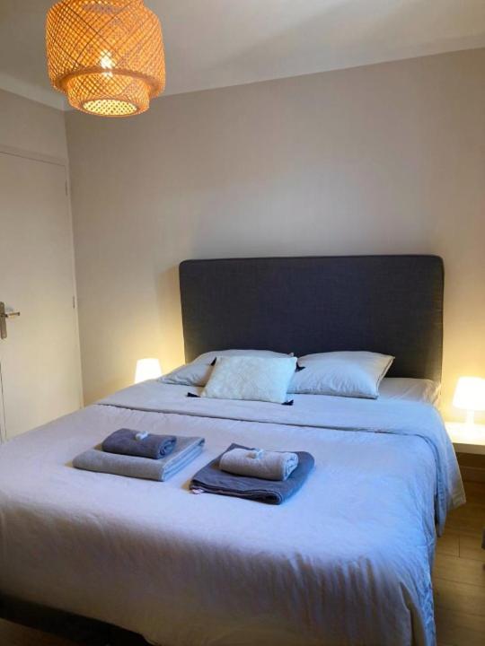 Appart Neuf Au Coeur Du Village De Collobrières Esterno foto
